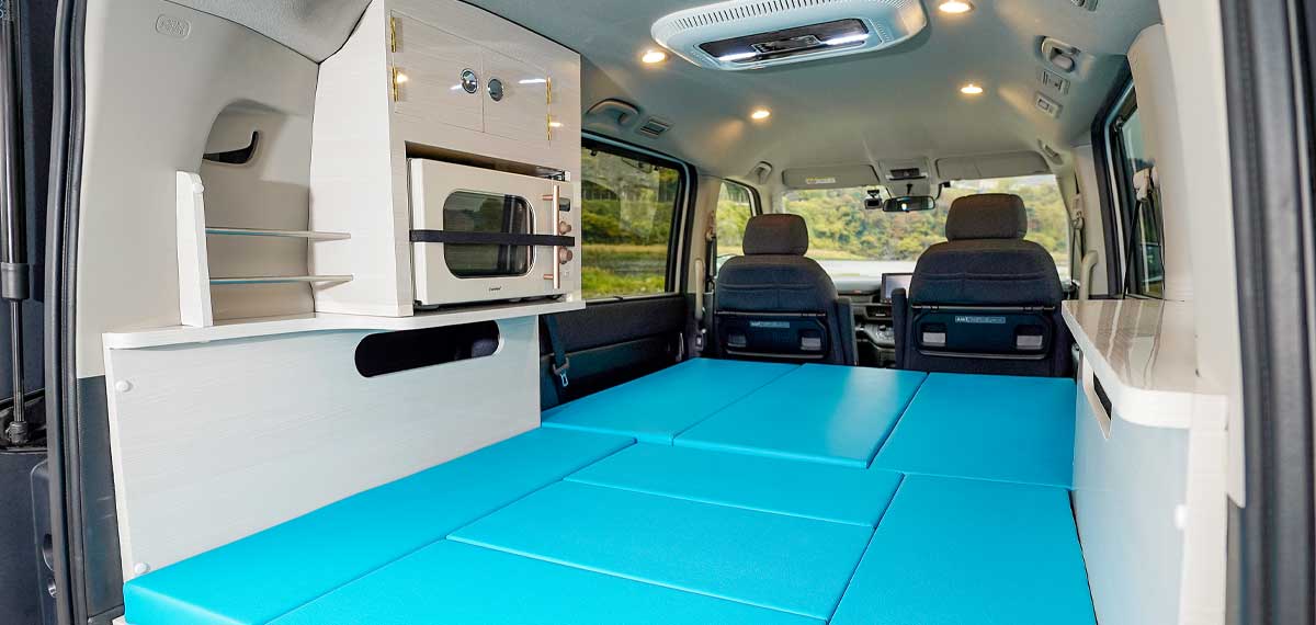 コンパクトキャンピングカー ステルスキャンパー H 車内