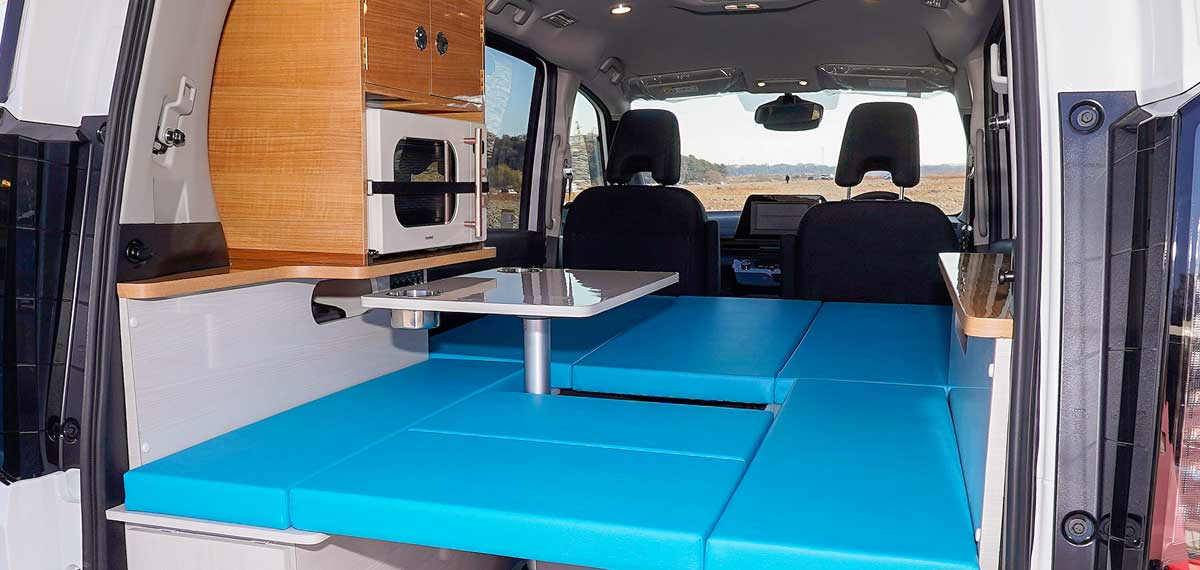 コンパクトキャンピングカー ステルスキャンパー N 車内
